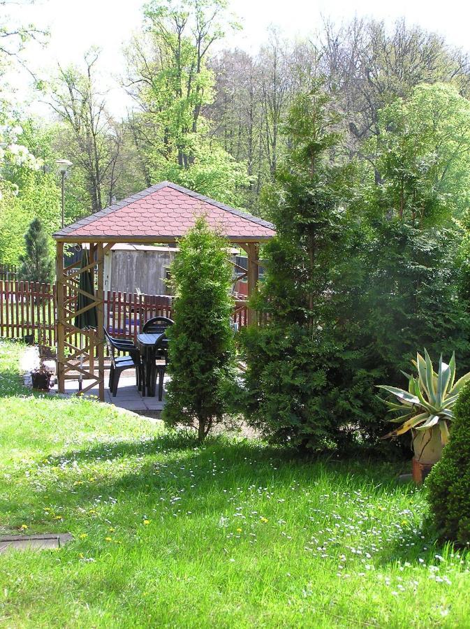 Ferienwohnung Und Pension "Zur Aue" Konigsbruck Exterior photo