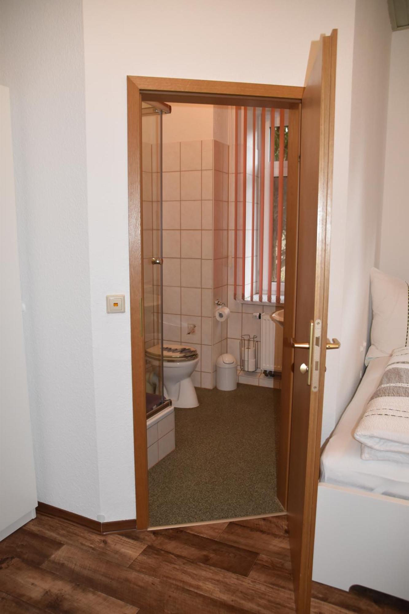 Ferienwohnung Und Pension "Zur Aue" Konigsbruck Exterior photo
